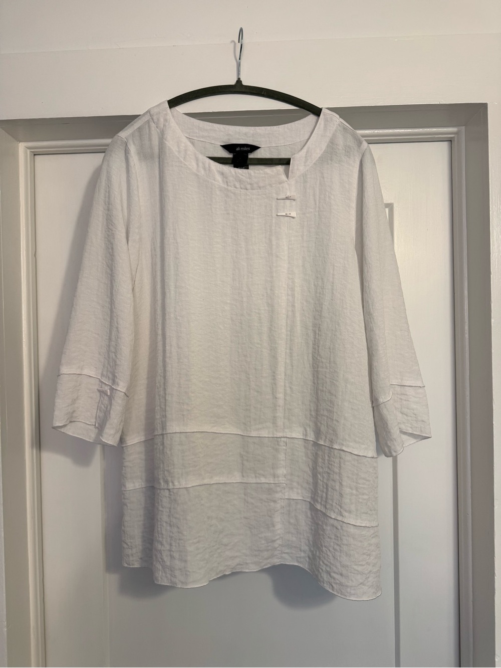 Ali Miles Women's White Textured Three-Quarter Sleeve Tunic Top
